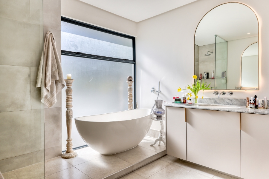3 Bedroom Property for Sale in Sea Point Western Cape